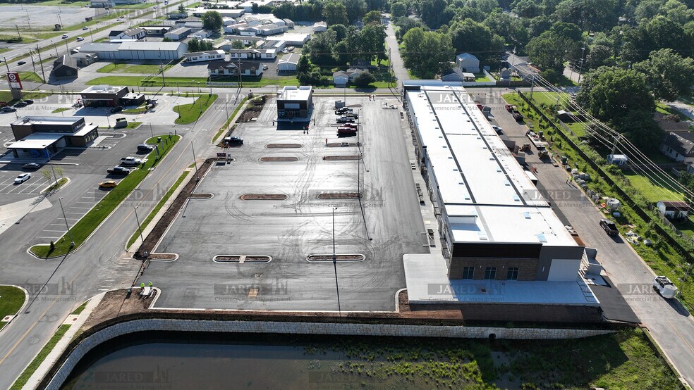 More Photos Of 3380-3428 W Sunshine St, Springfield Storefront For Lease