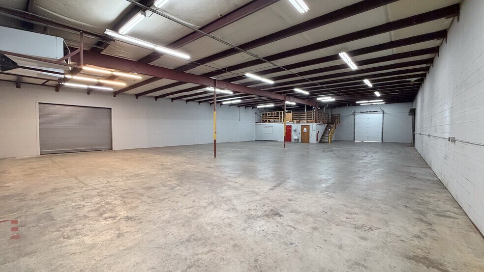 More Photos Of 310 S Union Ave, Springfield Manufacturing For Lease