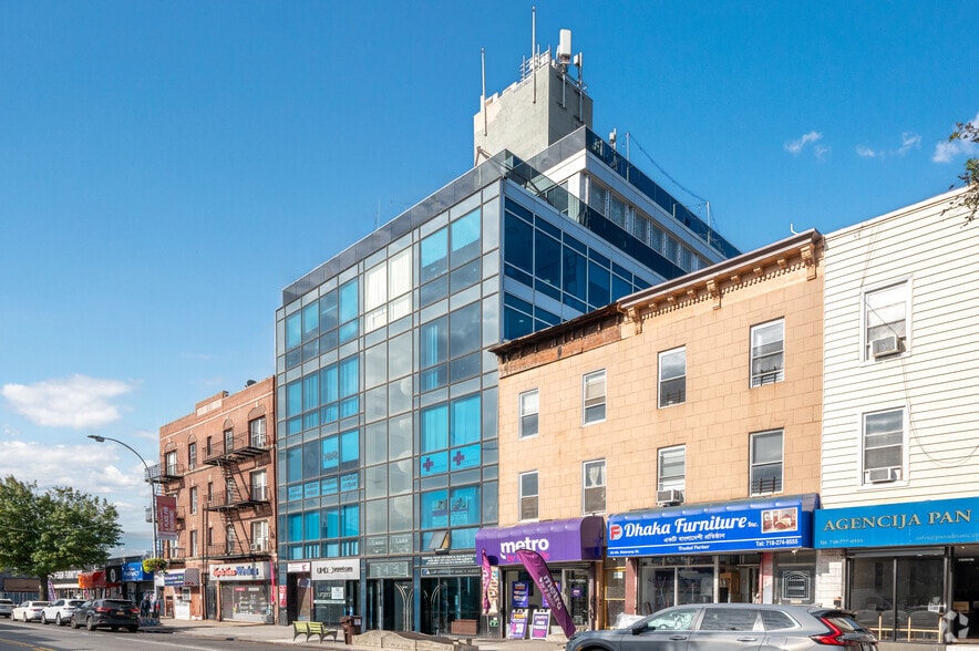 More Photos Of 3272 Steinway St, Astoria Office For Lease