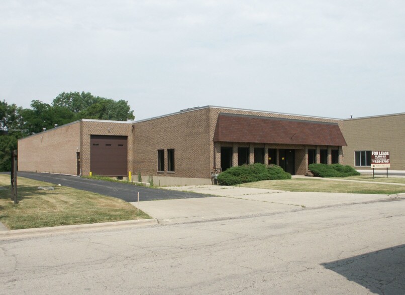 More Photos Of 450-454 Country Club Dr, Bensenville Warehouse For Sale