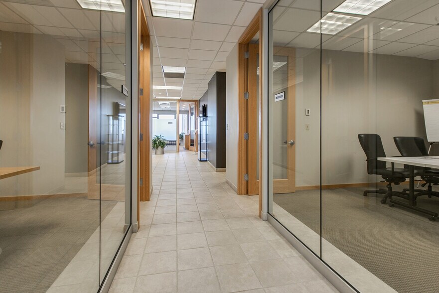 More Photos Of 431 S 7th St, Minneapolis Office Residential For Lease