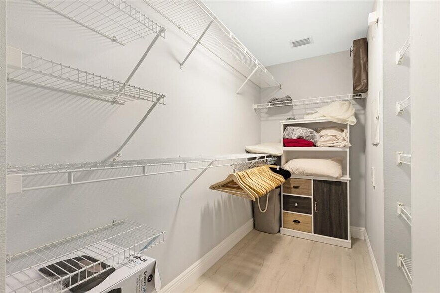 More Photos Of 533 NE 3rd Ave, Fort Lauderdale Apartments For Sale