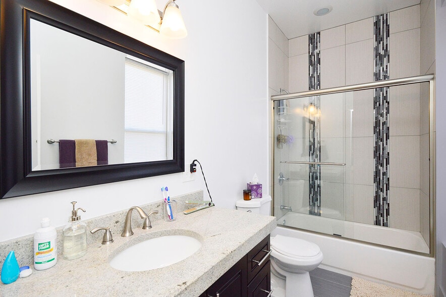 More Photos Of 1501 W Superior St, Chicago Apartments For Sale