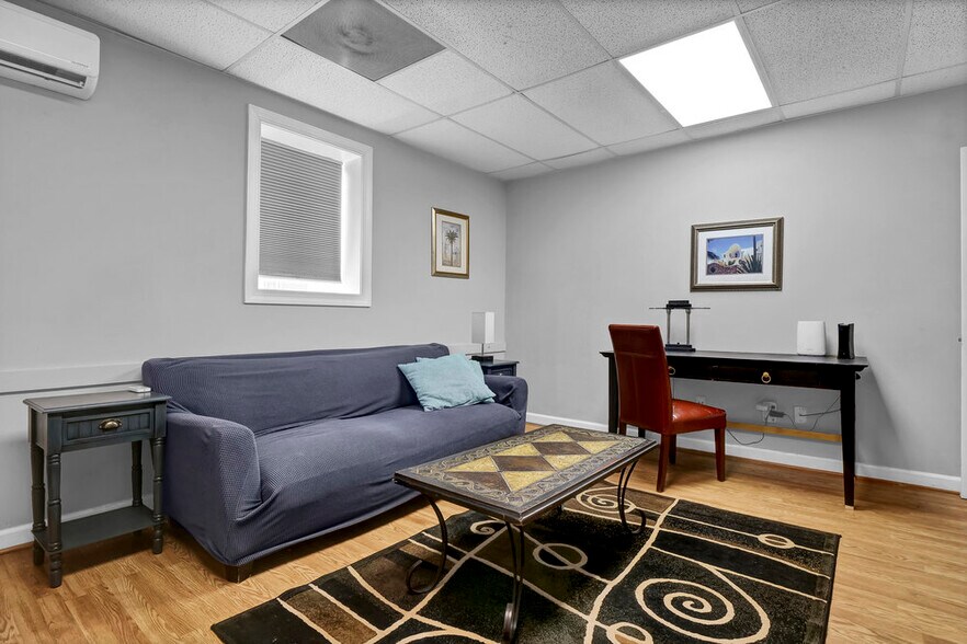 More Photos Of 2020 Princess Place Dr, Wilmington Freestanding For Sale