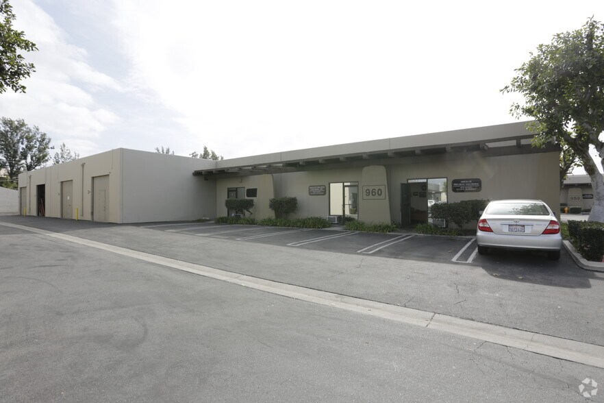 Primary Photo Of 960 E Orangethorpe Ave, Anaheim Flex For Sale