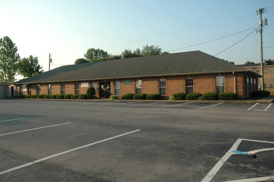More Photos Of 2515A Wilma Rudolph, Clarksville Office For Lease
