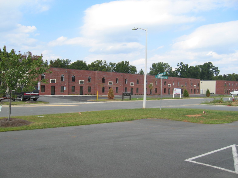 More Photos Of 1021 Technology Dr, Indian Trail Flex For Lease