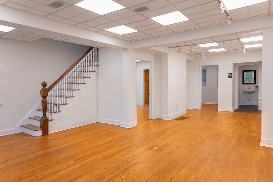 More Photos Of 393 Millburn Ave, Millburn Office Residential For Lease