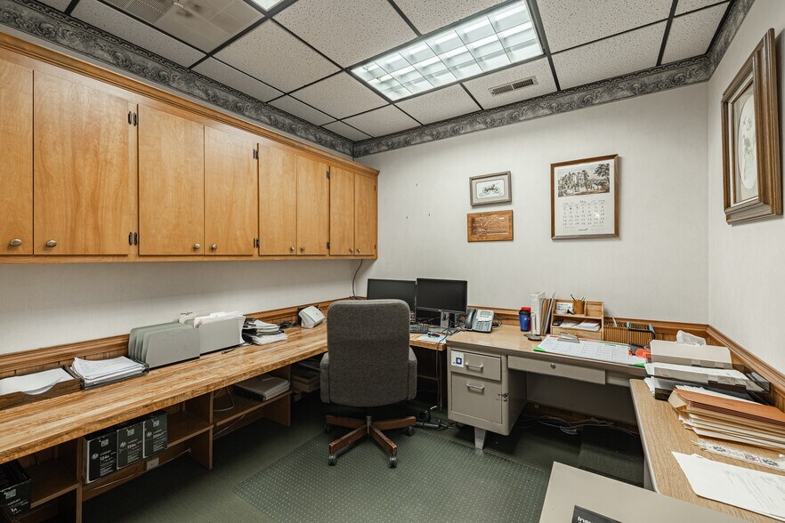 More Photos Of 664 Boulevard, Colonial Heights Office For Sale
