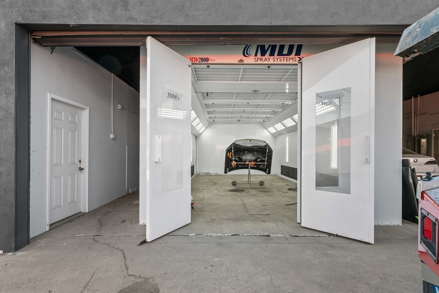 More Photos Of 11686 Sheldon St, Sun Valley Warehouse For Lease