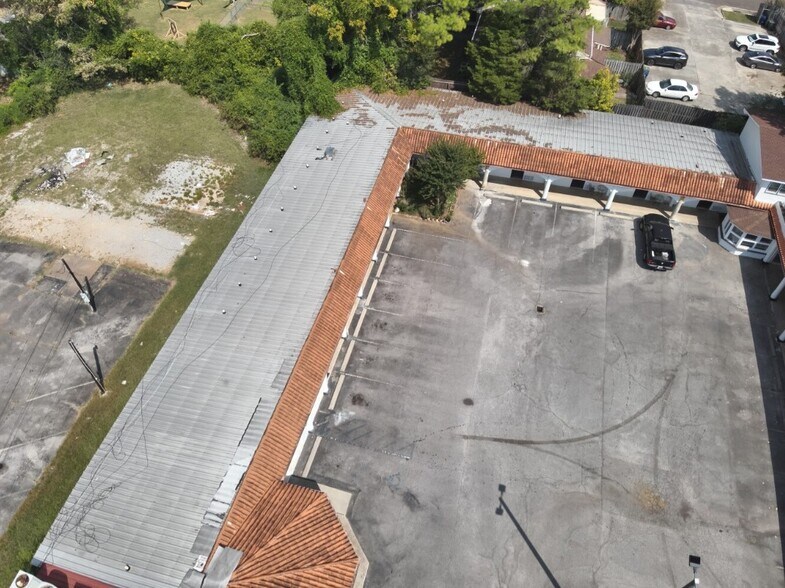 More Photos Of 11505 S Memorial Pky, Huntsville Storefront For Sale