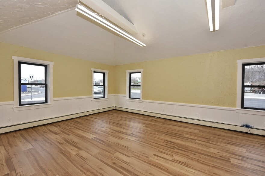 More Photos Of 1432 State Rt 23, Butler Freestanding For Lease