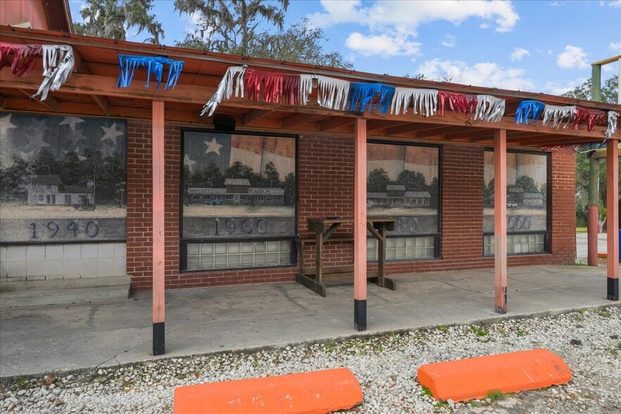 More Photos Of 337 S US Highway 17, East Palatka General Retail For Sale