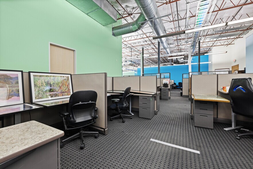 More Photos Of 9300 United Dr, Austin Unknown For Lease