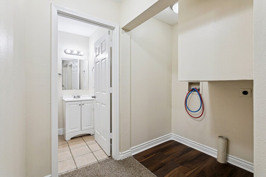 More Photos Of 3300 Garden Oaks Dr, New Orleans Apartments For Sale