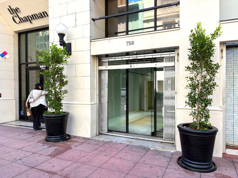 Primary Photo Of 758 Broadway St, Los Angeles General Retail For Lease