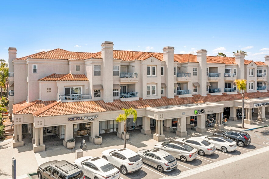 More Photos Of 501 Main St, Huntington Beach Storefront Retail Residential For Lease