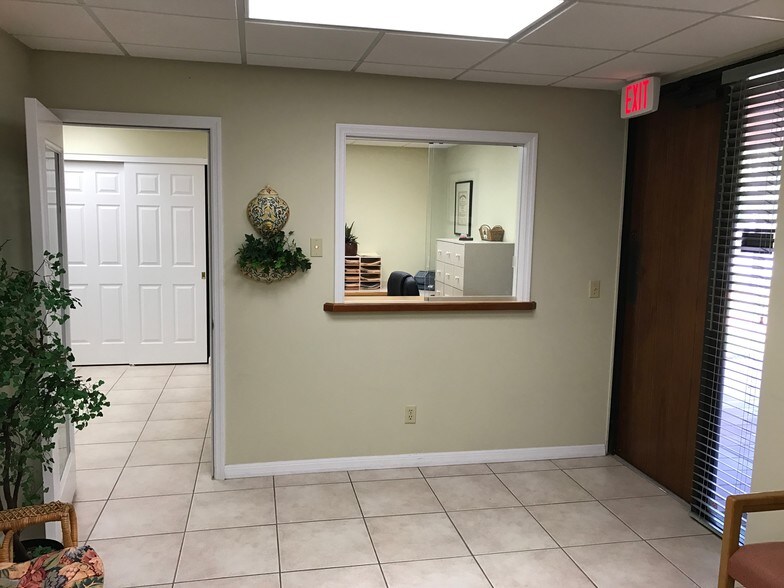 More Photos Of 900 SE Ocean Blvd, Stuart Medical For Lease