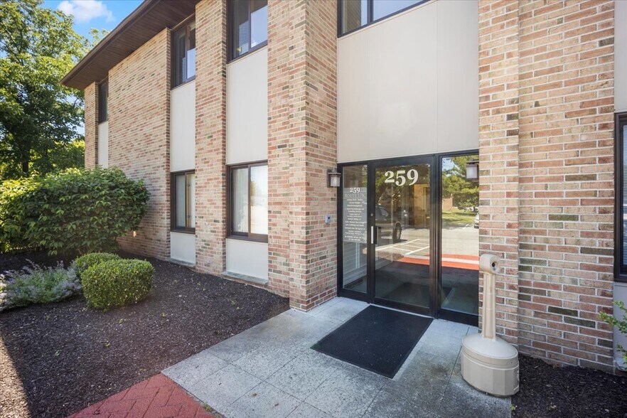 More Photos Of 255 Route 17K, Newburgh Unknown For Lease