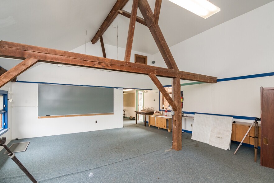 More Photos Of 154 S Mountain Rd, Northfield Schools For Sale