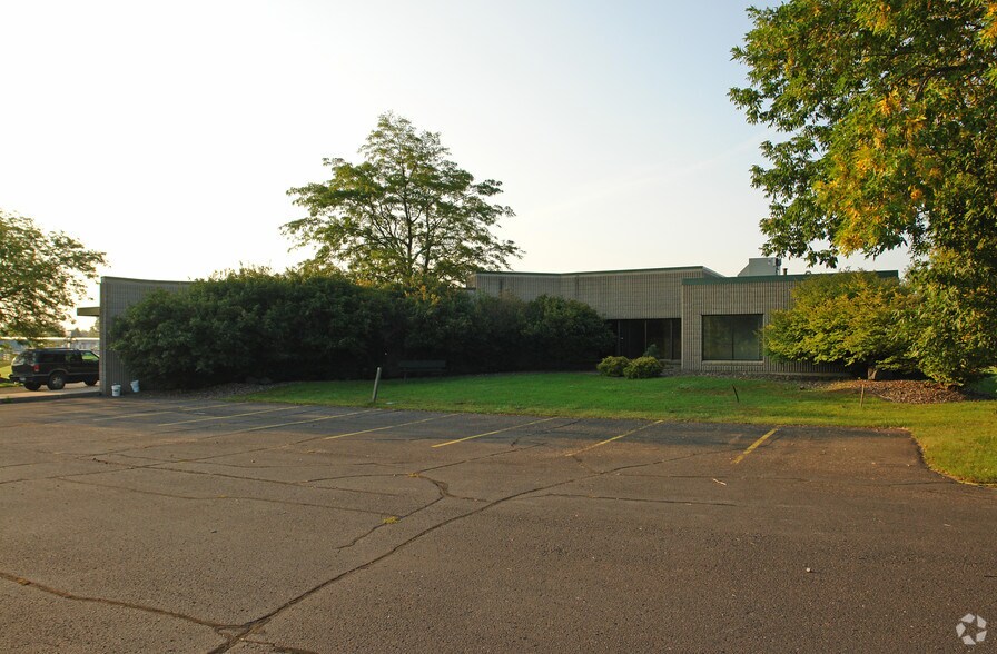 More Photos Of 15252 W Freeway Dr NE, Columbus Office For Sale