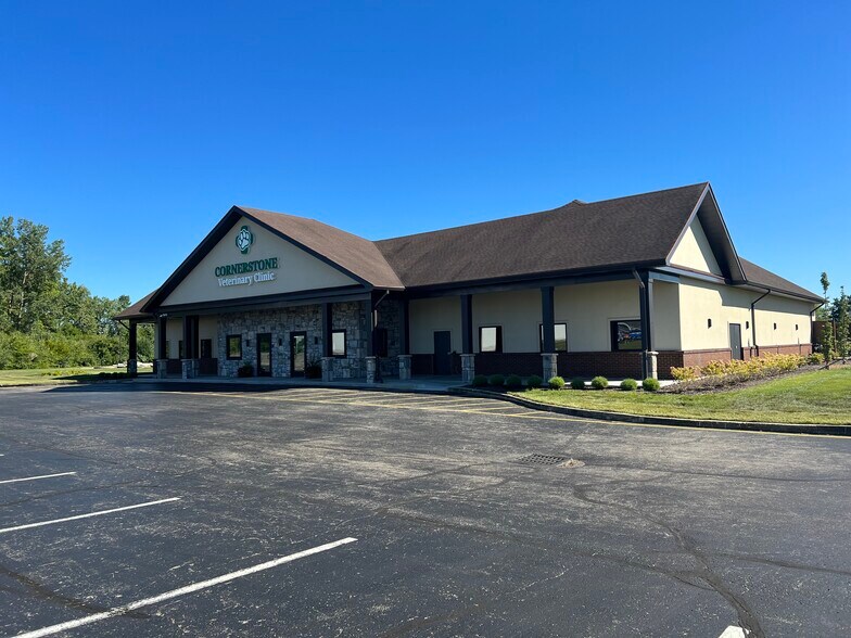 More Photos Of 301 Kienle Dr, Piqua Storefront Retail Office For Lease