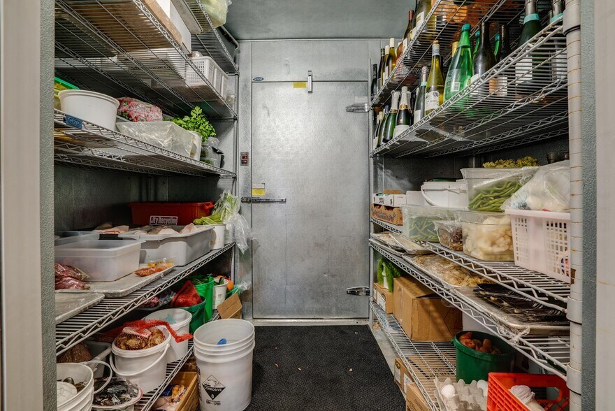 More Photos Of 729 NE 3rd St, Mcminnville Restaurant For Sale