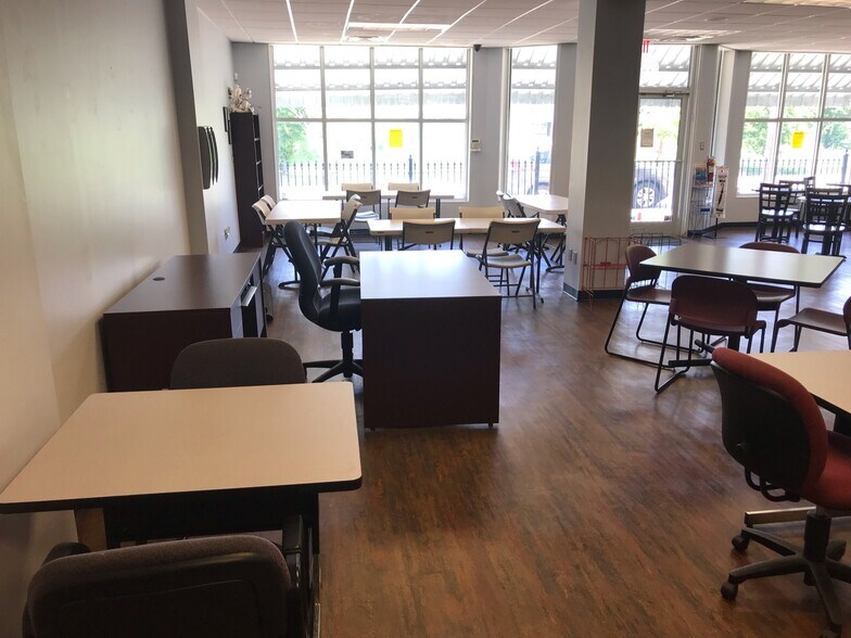 More Photos Of 592-594 N 2nd St, Memphis Freestanding For Sale