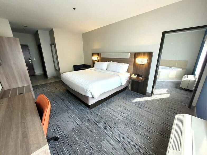 More Photos Of 2227 E Oklahoma Ave, Guthrie Hotel For Sale