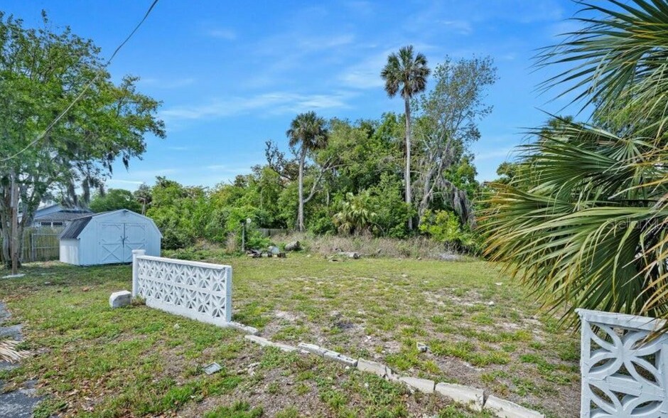 More Photos Of 934 S Ridgewood Ave, Daytona Beach Sorority Fraternity House For Sale