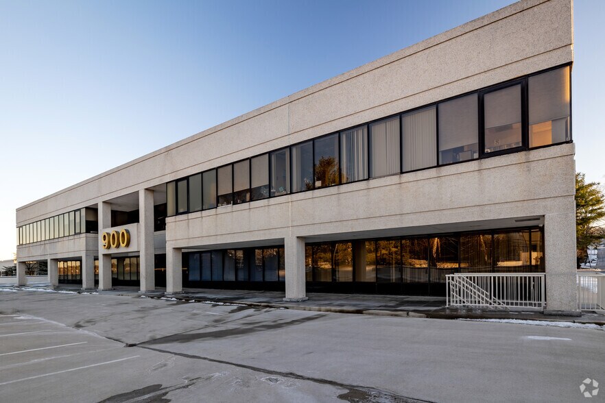 More Photos Of 900 Northern Blvd, Great Neck Office For Lease