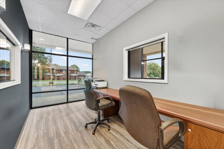 More Photos Of 2055 Blue Spring Rd, Huntsville Storefront Retail Office For Sale