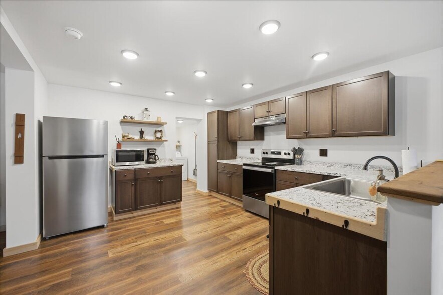 More Photos Of 6275 State Highway 30, Indian Lake Flex For Sale