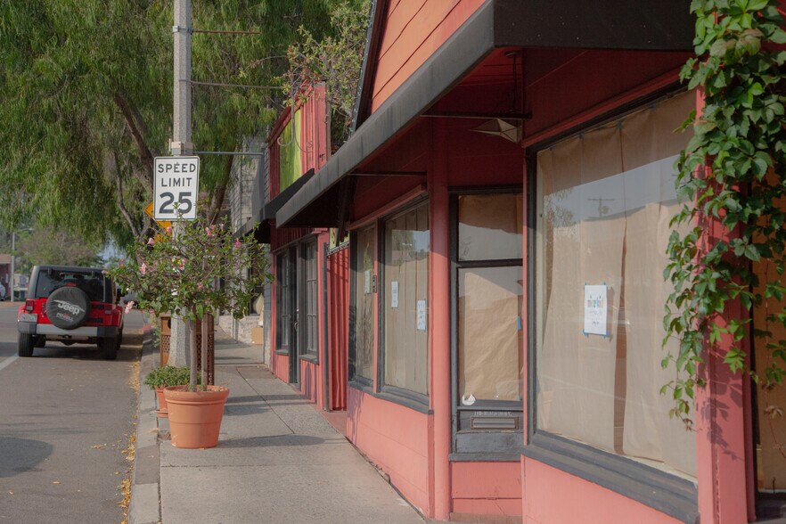 More Photos Of 119 N Main Ave, Fallbrook Restaurant For Sale