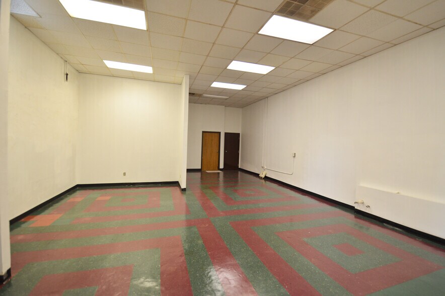 More Photos Of 409 N Trade St, Winston-Salem Storefront Retail Office For Sale