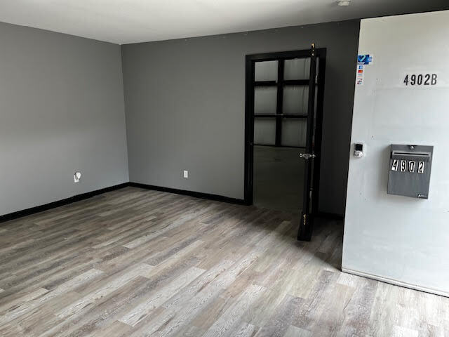 More Photos Of 4902 Roadrunner Rd, Fort Worth Light Distribution For Lease