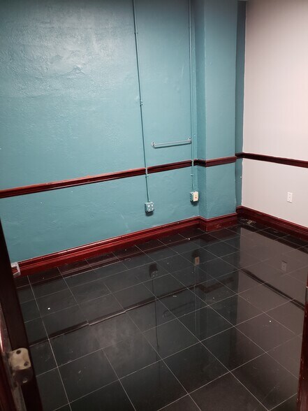 More Photos Of 29 S Federal Hwy, Dania Beach Office For Lease