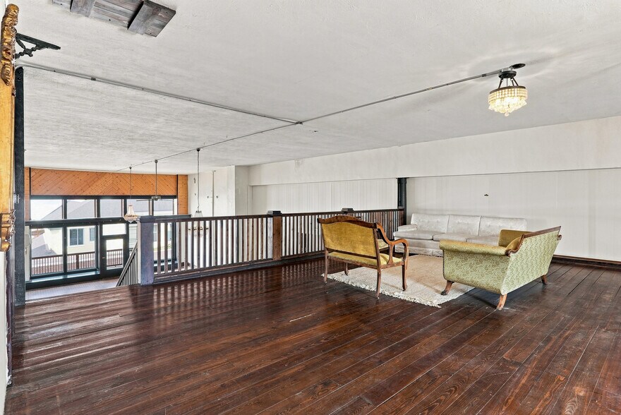 More Photos Of 204 S Broadway, Salisbury Specialty For Sale