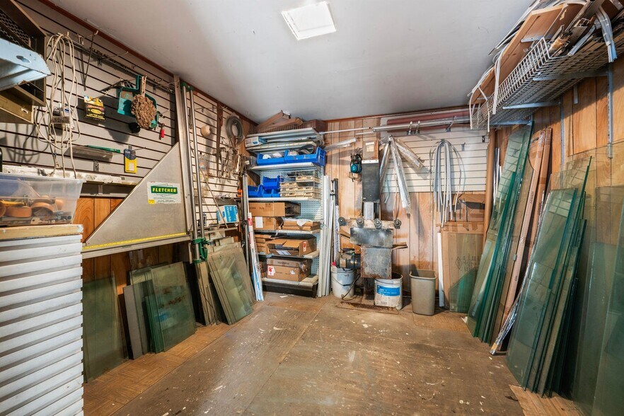 More Photos Of 1907 Sanford Rd, Wells General Retail For Sale