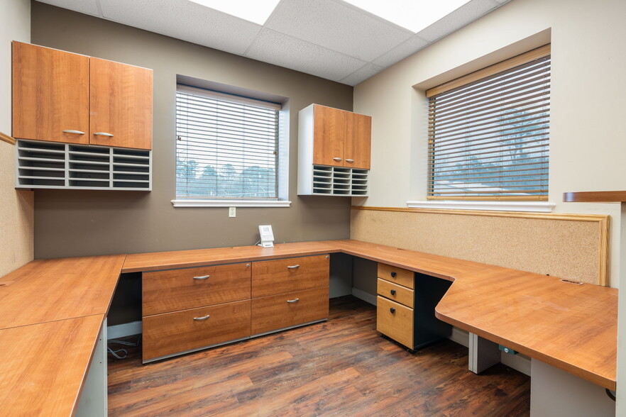 More Photos Of 2200 Sciaaca Rd, Spring Office For Sale