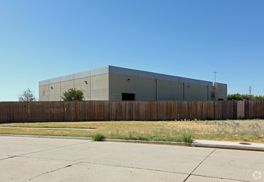 Primary Photo Of 2501 Mayes Rd, Carrollton Warehouse For Lease