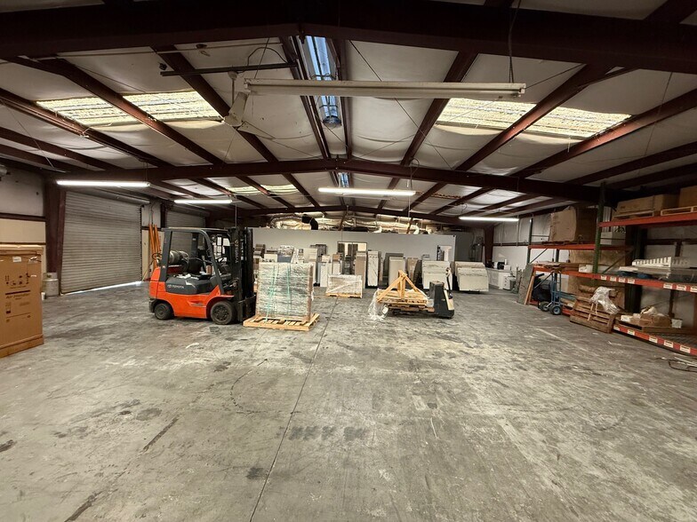 More Photos Of 45 S Wickham Rd, Melbourne Warehouse For Lease
