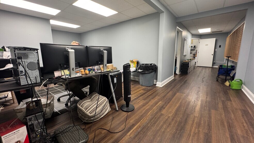 More Photos Of 1684 N Belcher Rd, Clearwater Flex For Lease