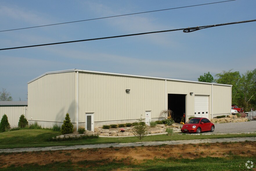 More Photos Of 13711 Aiken Rd, Louisville Unknown For Lease