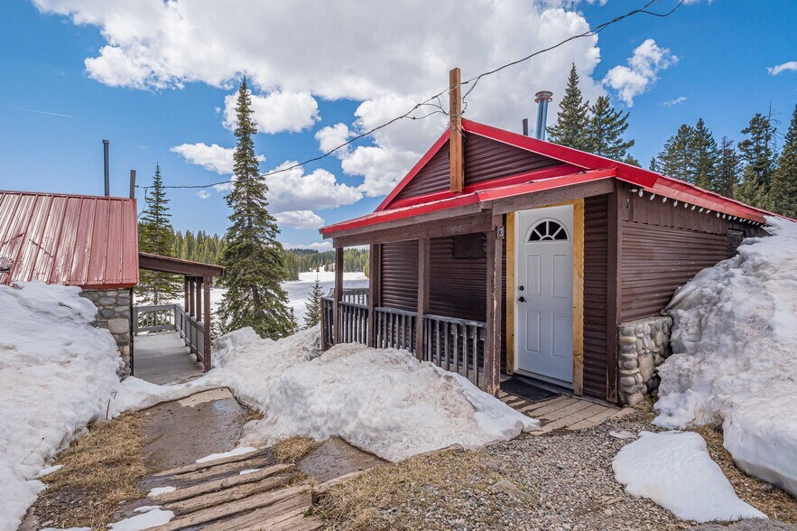 More Photos Of 21221 Baron Lake Dr, Cedaredge Hotel For Sale