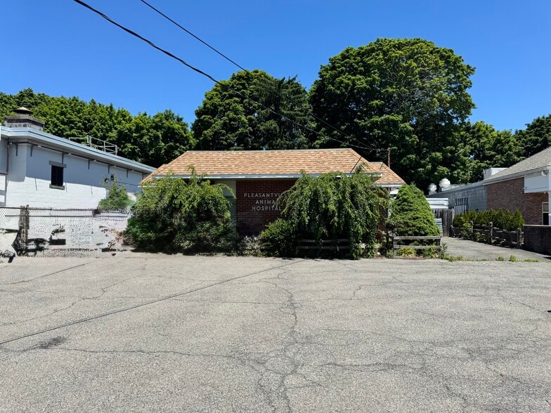 Primary Photo Of 479 Marble Ave, Pleasantville Freestanding For Sale