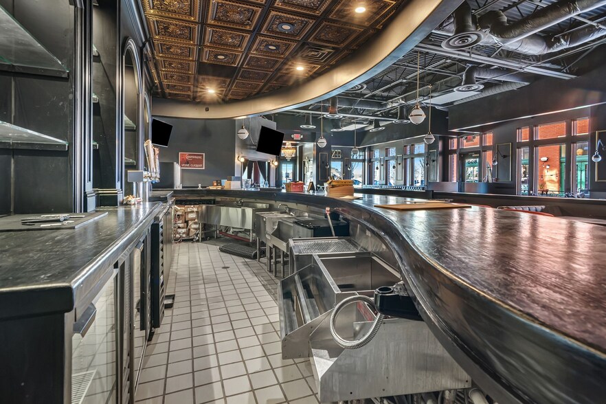 More Photos Of 890 Parker Sq, Flower Mound Storefront Retail Office For Lease