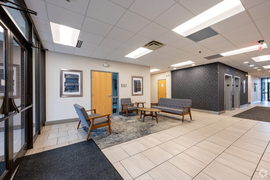 More Photos Of 4701 N Keystone Ave, Indianapolis Office For Sale