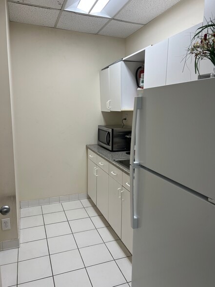 More Photos Of 99 Jericho Tpke, Jericho Medical For Lease