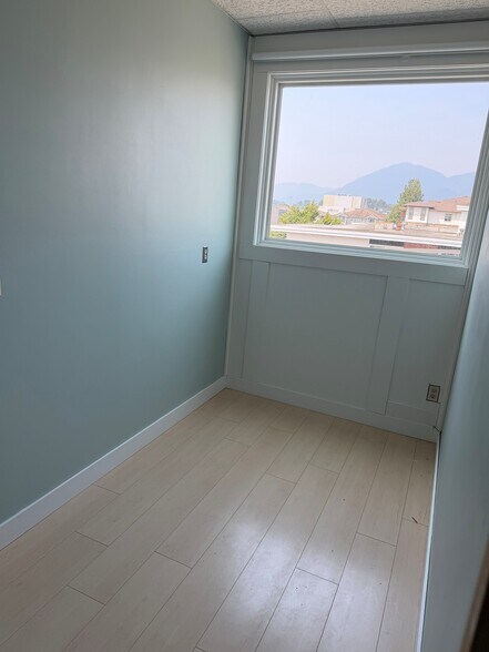 More Photos Of 9200 Mary St, Chilliwack Storefront Retail Office For Sale